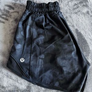 lululemon black camo hotty hots